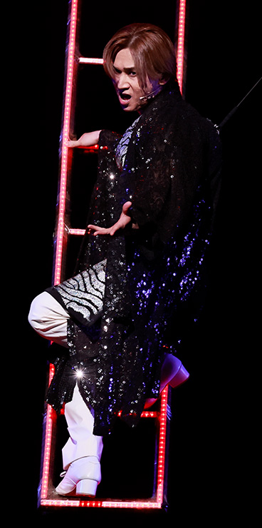 Stage photo 2-4
